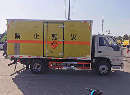 安达爆破器材运输车